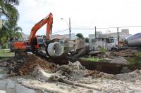 Obras de drenagem no Santa Regina seguem em duas frentes de trabalho