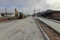 Concludas as obras de pavimentao na maior avenida do bairro Santa Regina